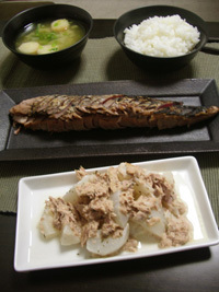 鰹のたたき、蕪とツナの温サラダ、蕪の葉と麩の味噌汁